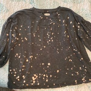 3/4 sleeve pullover top. New, never worn.